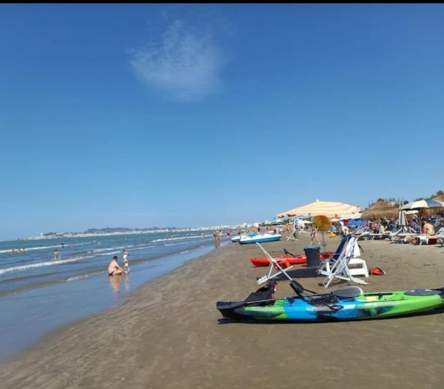 Hotel Fama Škalngur Екстериор снимка
