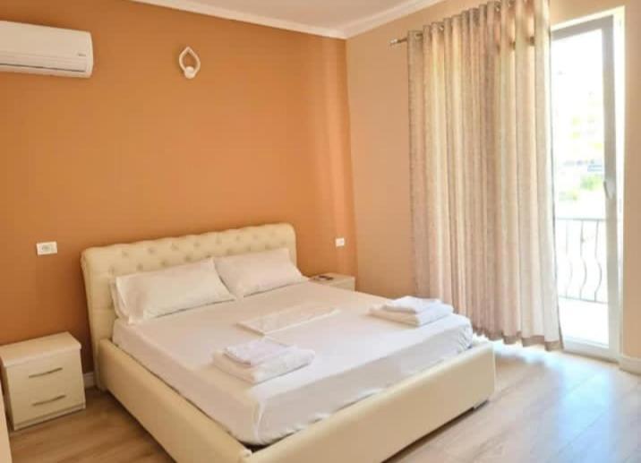 Hotel Fama Škalngur Екстериор снимка