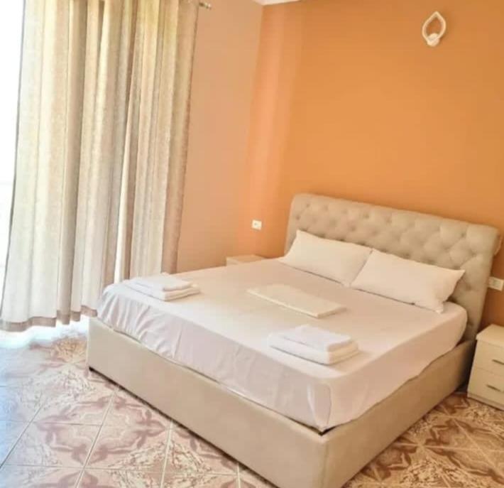 Hotel Fama Škalngur Екстериор снимка