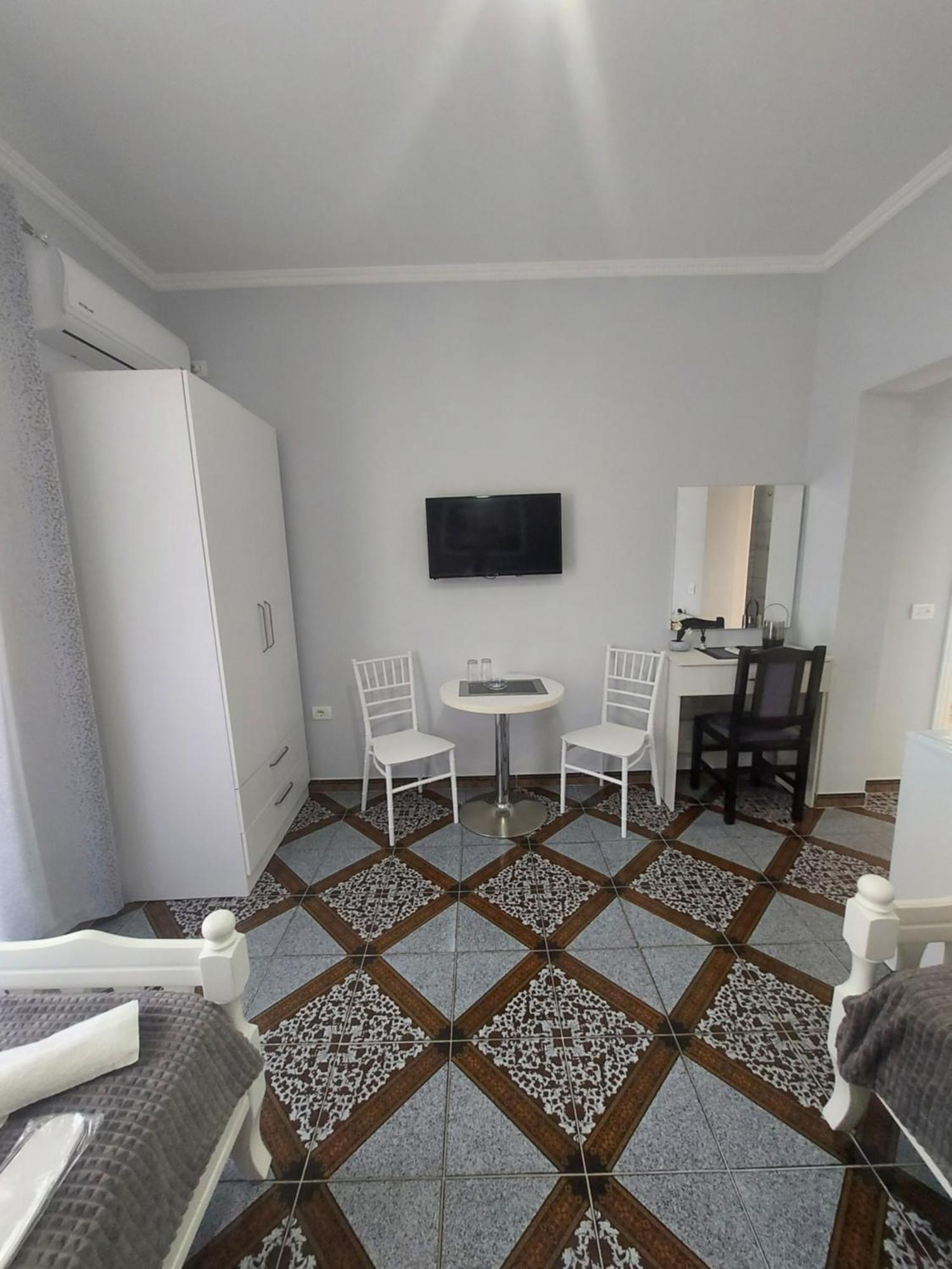 Hotel Fama Škalngur Екстериор снимка